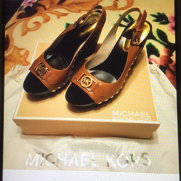 MICHAEL KORS Shoes - Picture 1 of 4